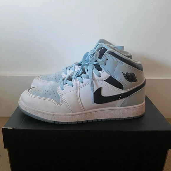 Nike | Shoes | Nike Air Jordan One Light Blue Size 7 Lightly  display picture 2